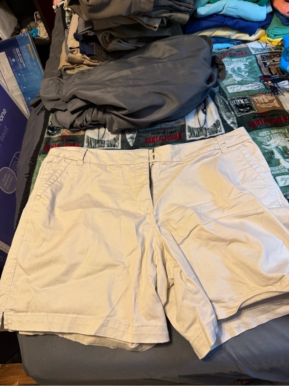 crown & ivy Beige Women's Casual Cotton Blend Shorts